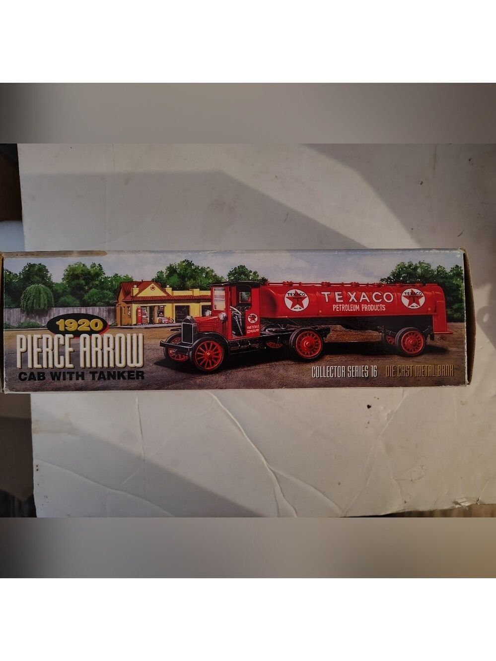 Texaco Die Cast collectable Truck 1920 Pierce arrow cab with tanker